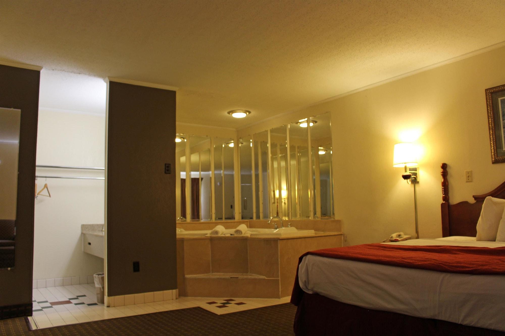 Lake View Inn & Suites Killen Екстериор снимка
