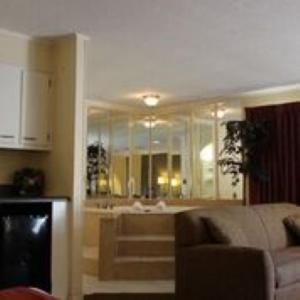 Lake View Inn & Suites Killen Екстериор снимка